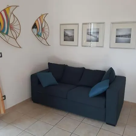 アパート Cozy Flat With Enchanting View On カステルサルド